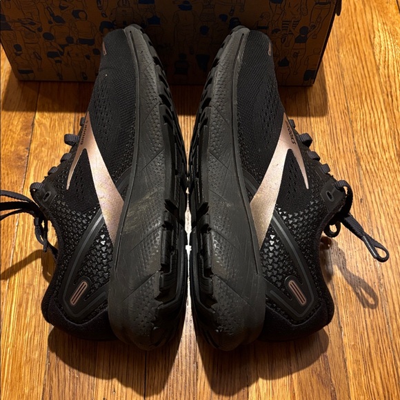 Brooks Adrenaline GTS 23 Black Womens US 9 WD - Picture 3 of 4